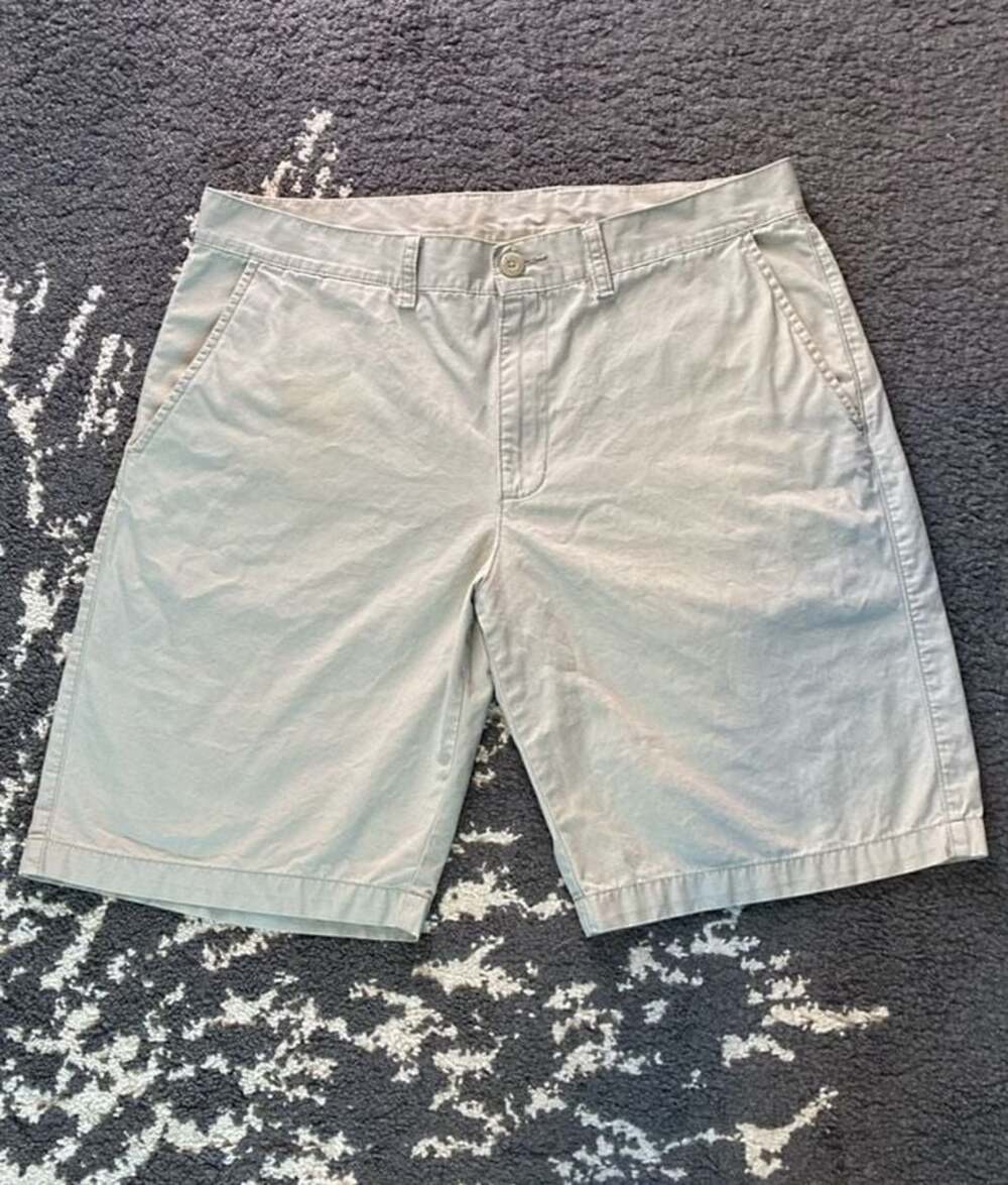 Patagonia Men's 100% Organic Cotton Khaki Flat Front Chino Shorts Size 34